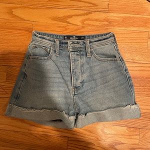 00 Light wash Hollister jean shorts